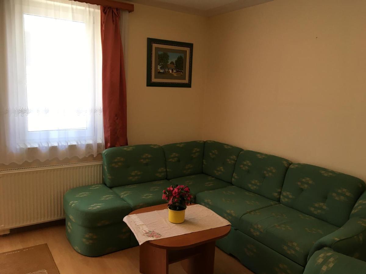 Apartmanhaz Cedrus 8 佐洛卡罗斯 外观 照片